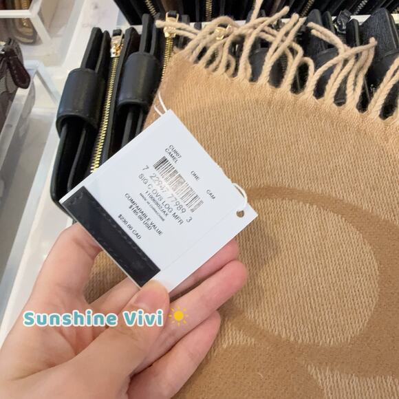 NWT Coach Signature Oversized Scarf Muffler CU807 Camel - Picture 4 of 9